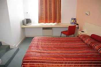 Hotel Akena City Rillieux Caluire 2*