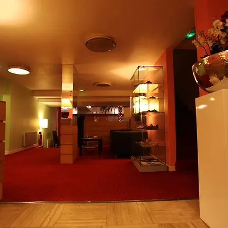 Akena City Rillieux Caluire Szálloda 2*